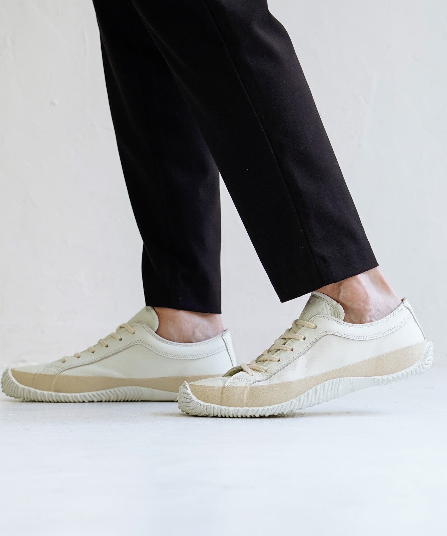 SP-1033 White - SPINGLE