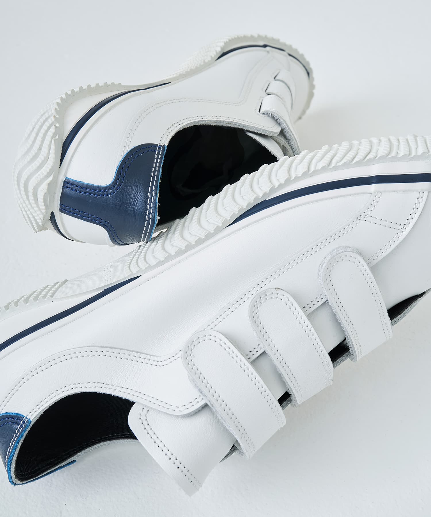 SP-211 White/Navy