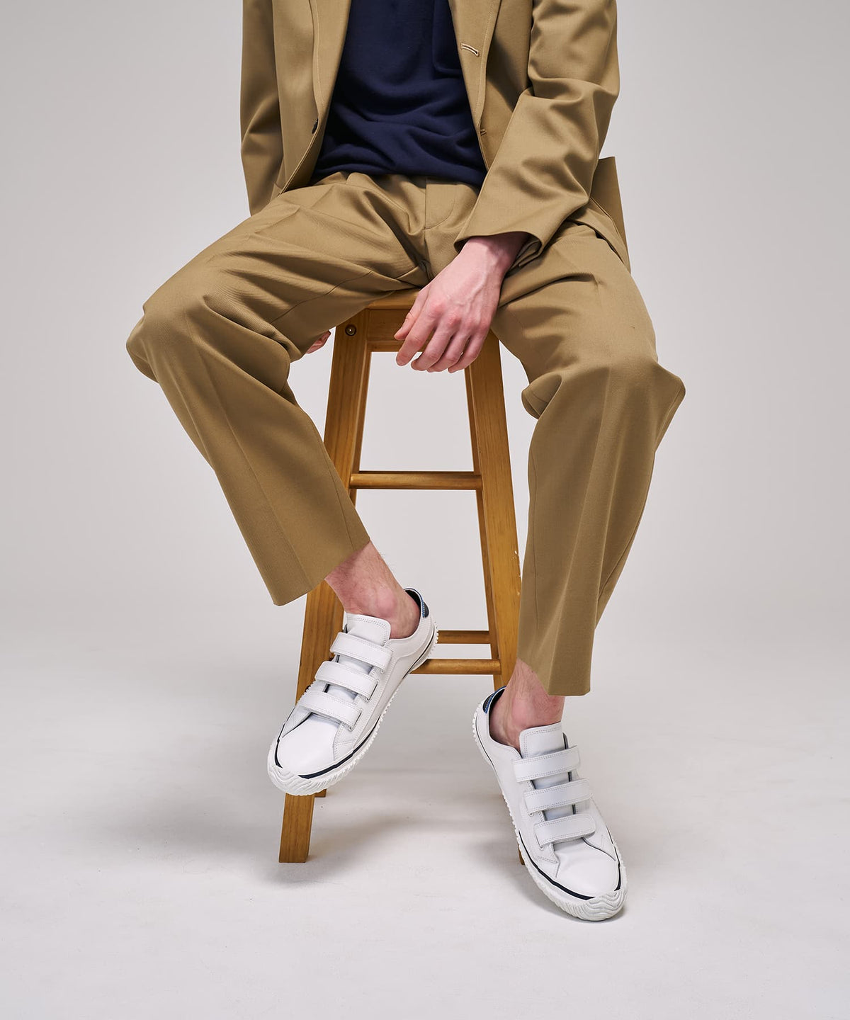 SP-211 White/Navy