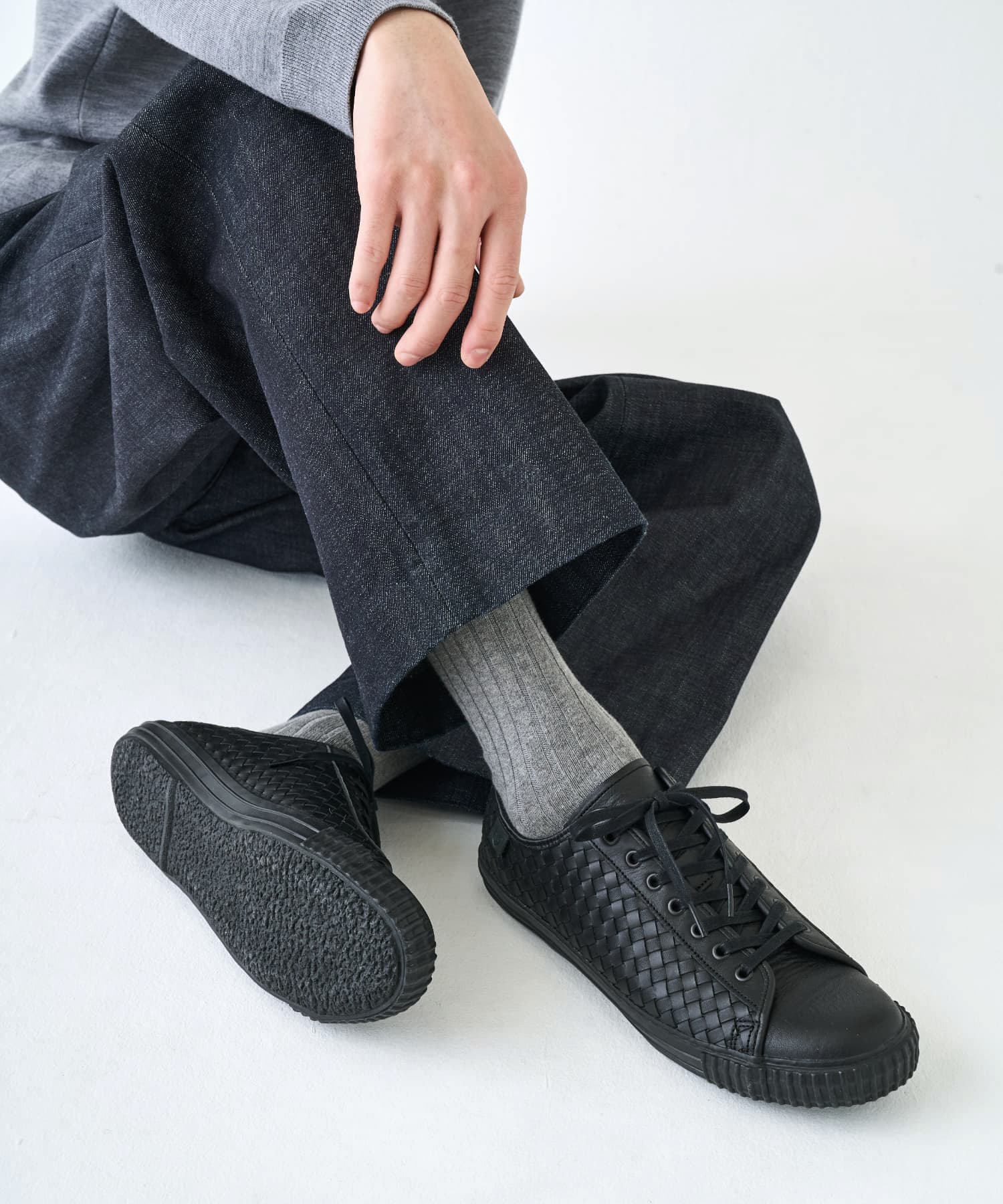 SP-384 Black/Black - SPINGLE