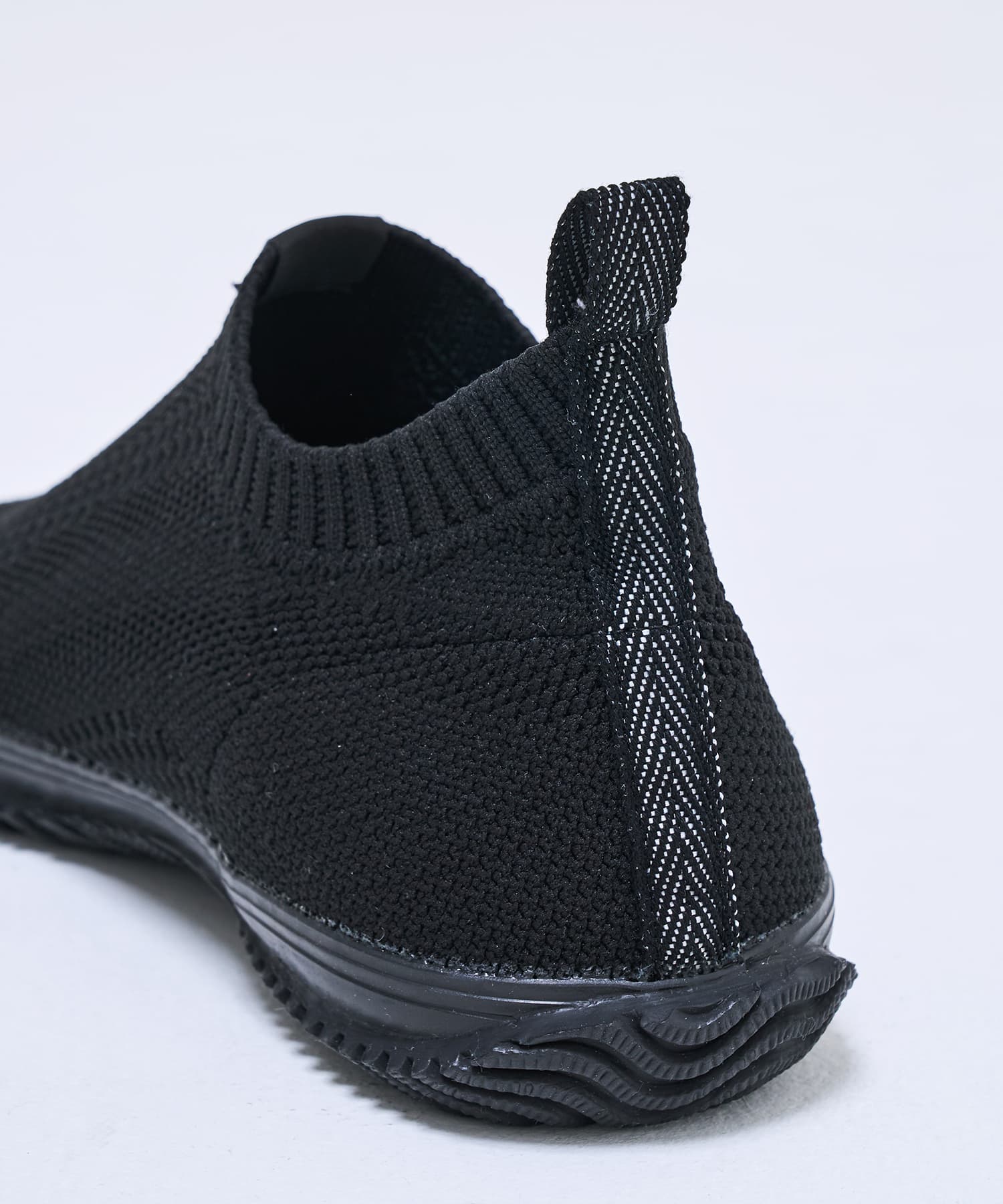 SP-528 Black/Black - SPINGLE