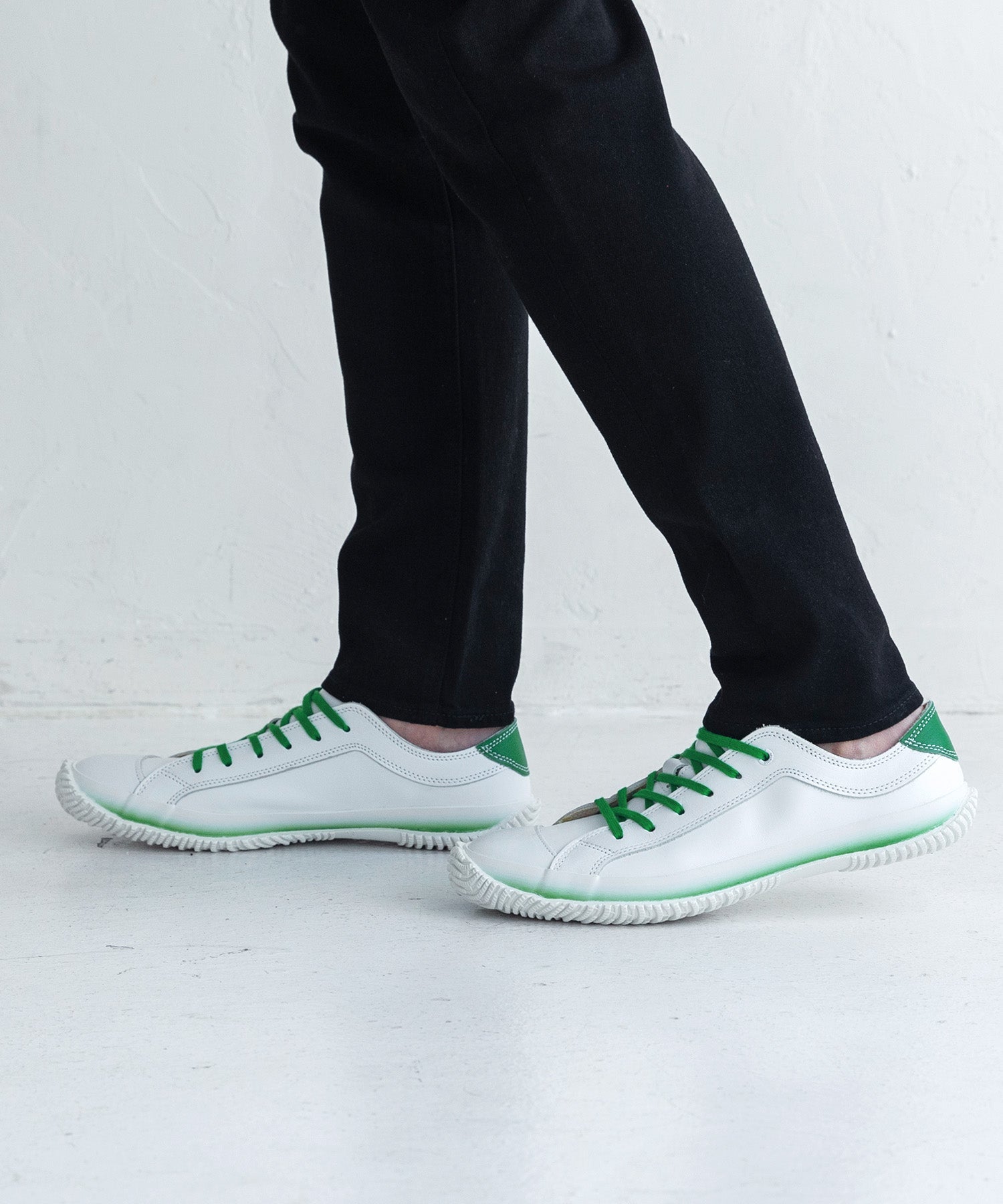 SP-108 White/Green